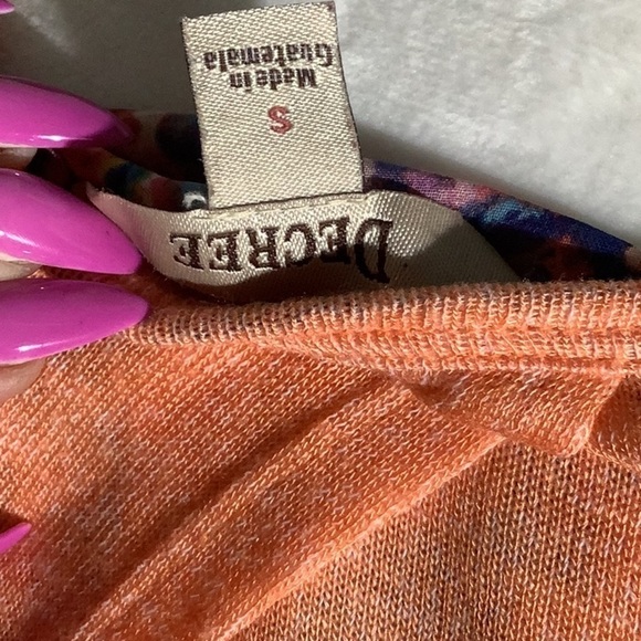 Decree - Sz S - lightweight shirt with special flowy back side - Picture 5 of 6